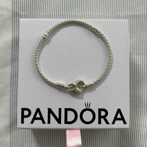 Pandora charm bracelet - Picture 2 of 5